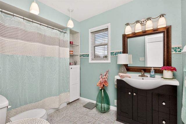 402 S Vine Street, Cambridge, IA 50046