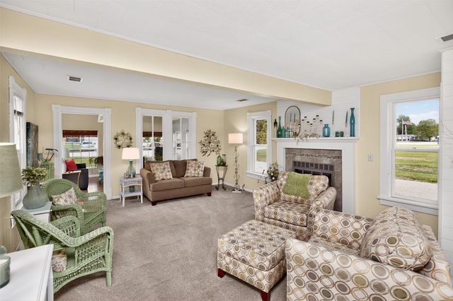 402 S Vine Street, Cambridge, IA 50046