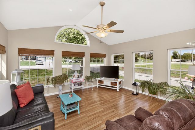 402 S Vine Street, Cambridge, IA 50046