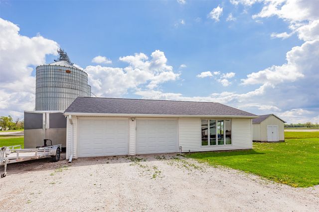 402 S Vine Street, Cambridge, IA 50046