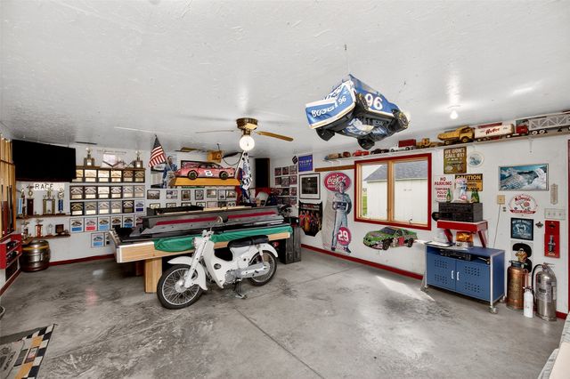 402 S Vine Street, Cambridge, IA 50046