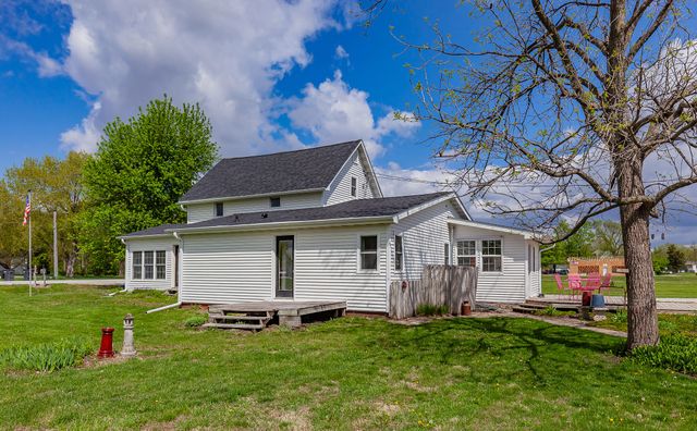 402 S Vine Street, Cambridge, IA 50046