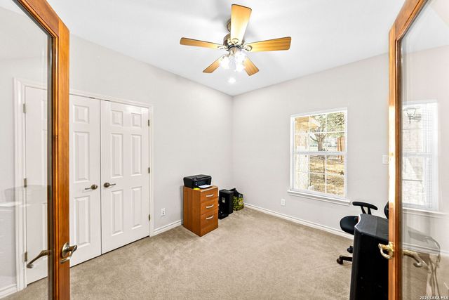 248 Hunters Dawn Dr, La Vernia, TX 78121