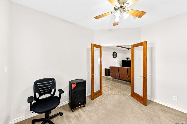 248 Hunters Dawn Dr, La Vernia, TX 78121