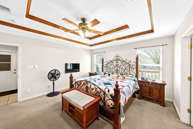 248 Hunters Dawn Dr, La Vernia, TX 78121