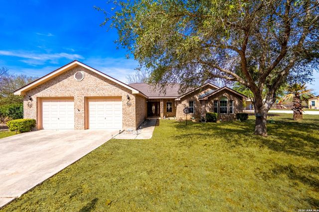 248 Hunters Dawn Dr, La Vernia, TX 78121