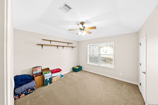 248 Hunters Dawn Dr, La Vernia, TX 78121