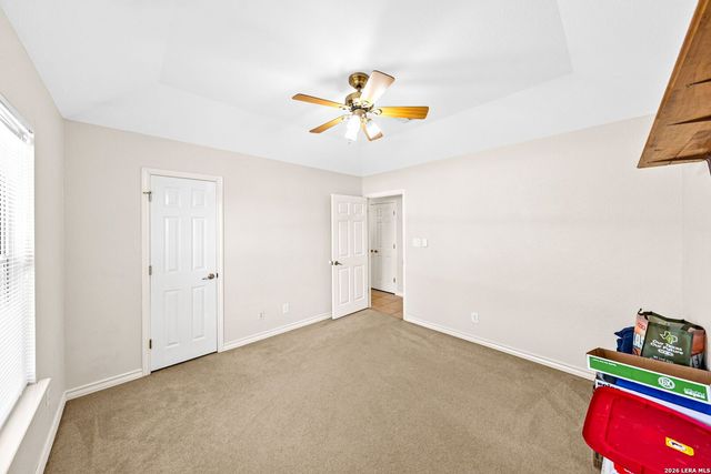 248 Hunters Dawn Dr, La Vernia, TX 78121