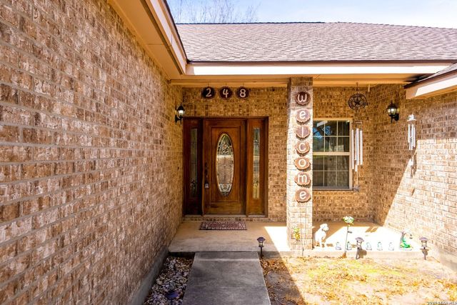 248 Hunters Dawn Dr, La Vernia, TX 78121