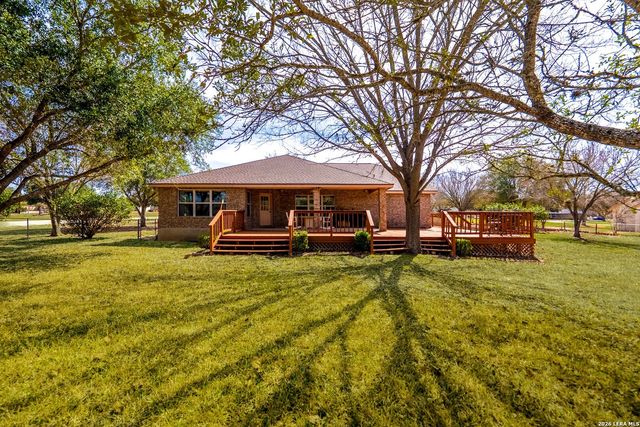 248 Hunters Dawn Dr, La Vernia, TX 78121