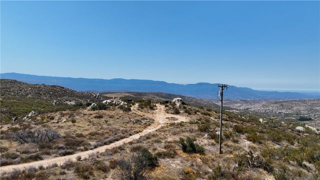 8 Centennial Street, Aguanga, CA 92536