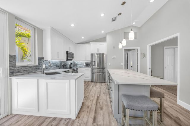 2211 NW Seagrass Drive, Palm City, FL 34990