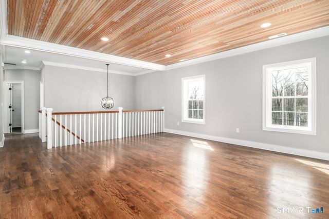53 Pembroke Road, Danbury, CT 06811
