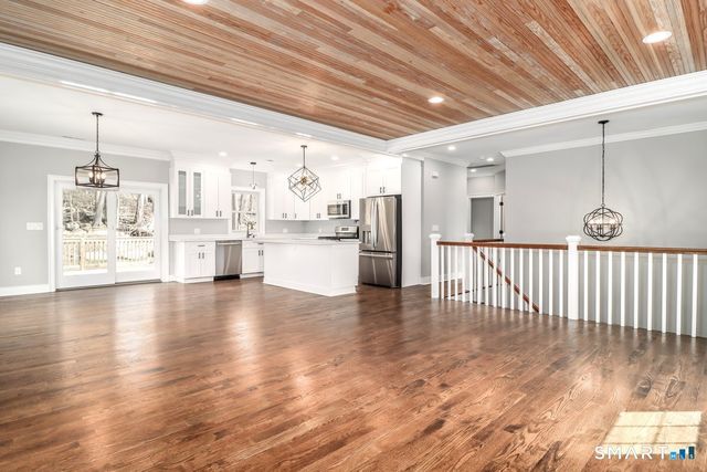 53 Pembroke Road, Danbury, CT 06811