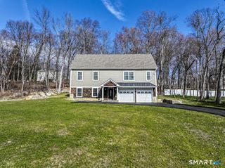 53 Pembroke Road, Danbury, CT 06811