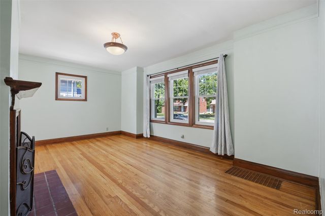 22637 Park Street, Dearborn, MI 48124