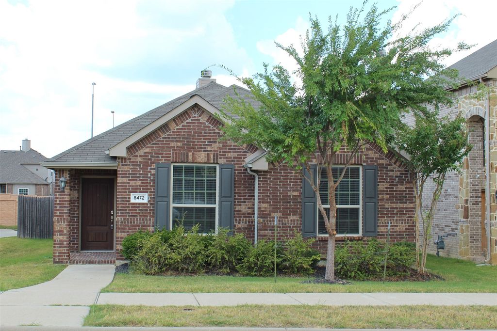 8472 Gentian Drive, Fort Worth, TX 76123