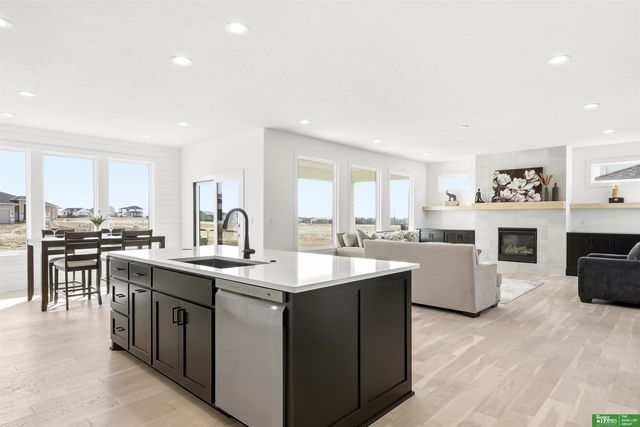 5614 N 213th Street, Elkhorn, NE 68022