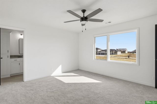 5614 N 213th Street, Elkhorn, NE 68022