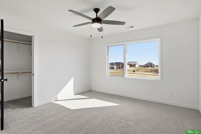 5614 N 213th Street, Elkhorn, NE 68022