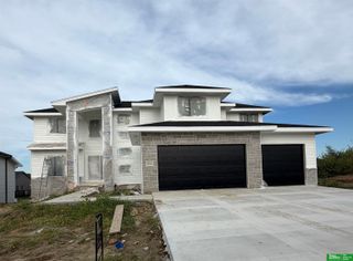 5614 N 213th Street, Elkhorn, NE 68022