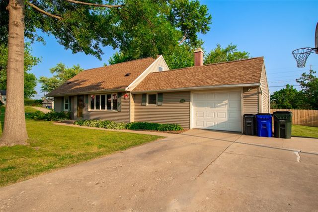 3849 Vine Avenue SE, Cedar Rapids, IA 52403