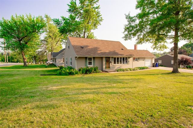 3849 Vine Avenue SE, Cedar Rapids, IA 52403