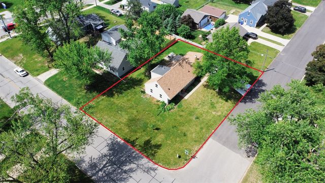 3849 Vine Avenue SE, Cedar Rapids, IA 52403