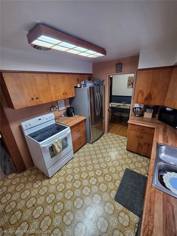 3849 Vine Avenue SE, Cedar Rapids, IA 52403