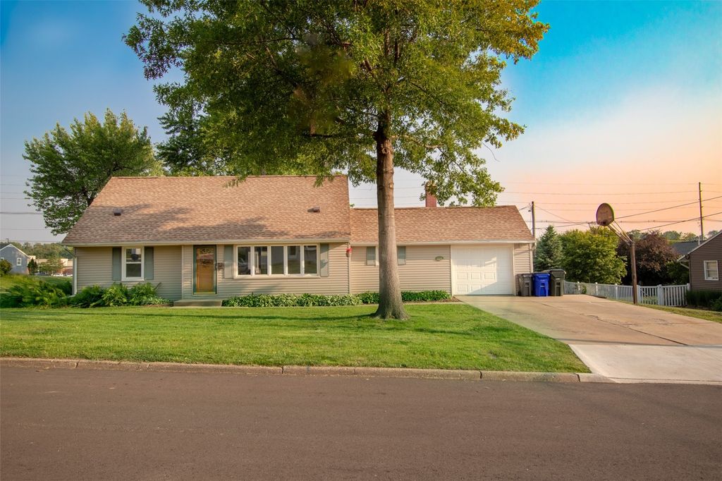 3849 Vine Avenue SE, Cedar Rapids, IA 52403