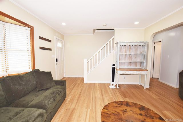 101 Phyllis Drive, Lindenhurst, NY 11757