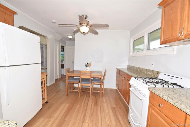 101 Phyllis Drive, Lindenhurst, NY 11757