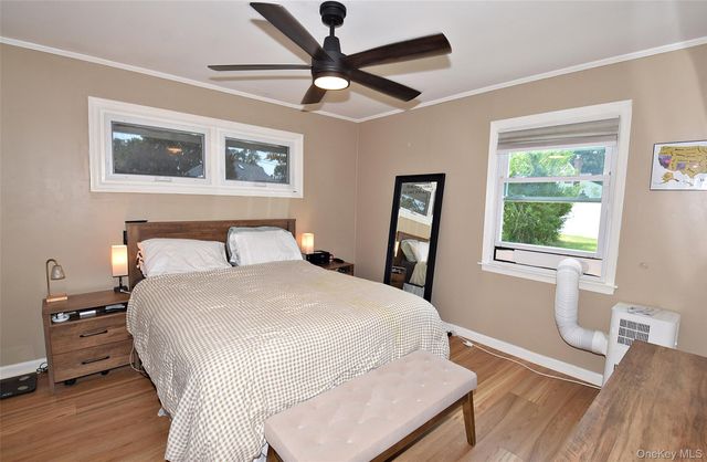 101 Phyllis Drive, Lindenhurst, NY 11757