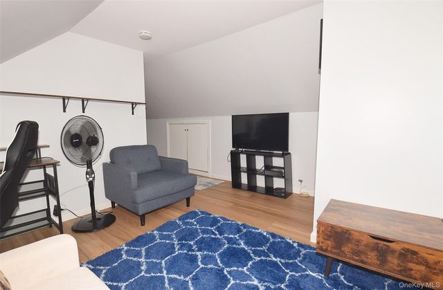 101 Phyllis Drive, Lindenhurst, NY 11757