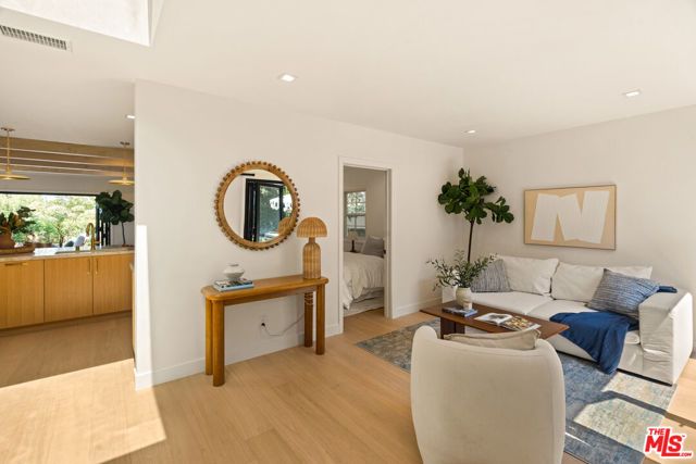 3002 18th Street, Santa Monica, CA 90405