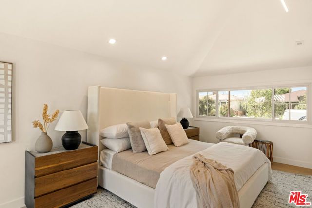 3002 18th Street, Santa Monica, CA 90405