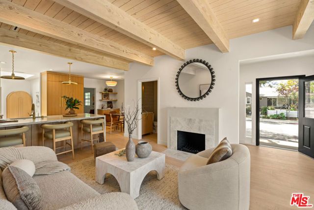 3002 18th Street, Santa Monica, CA 90405