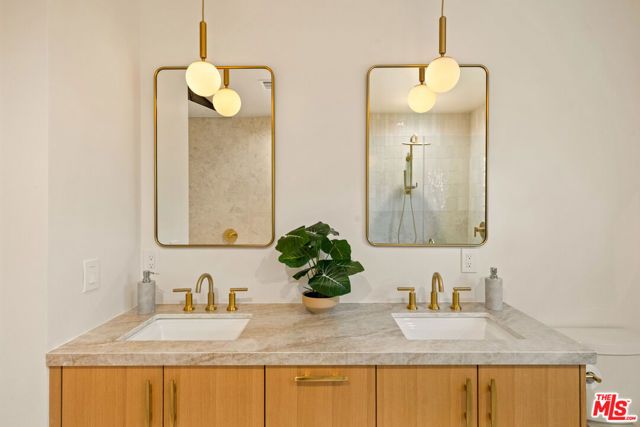 3002 18th Street, Santa Monica, CA 90405