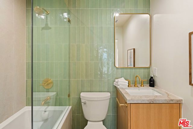 3002 18th Street, Santa Monica, CA 90405