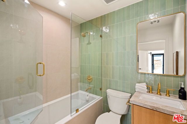 3002 18th Street, Santa Monica, CA 90405