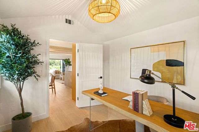 3002 18th Street, Santa Monica, CA 90405