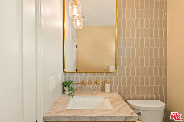 3002 18th Street, Santa Monica, CA 90405