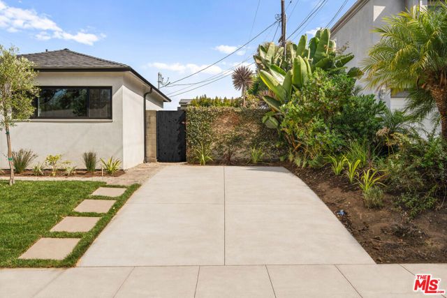 3002 18th Street, Santa Monica, CA 90405