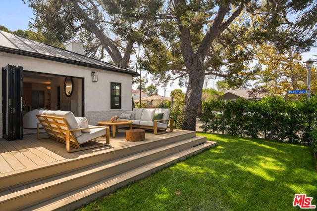 3002 18th Street, Santa Monica, CA 90405