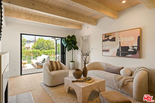 3002 18th Street, Santa Monica, CA 90405