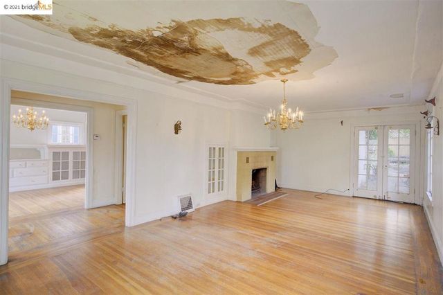 877 Alma Pl, Oakland, CA 94610