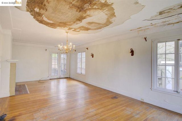 877 Alma Pl, Oakland, CA 94610