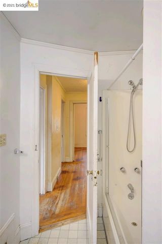 877 Alma Pl, Oakland, CA 94610