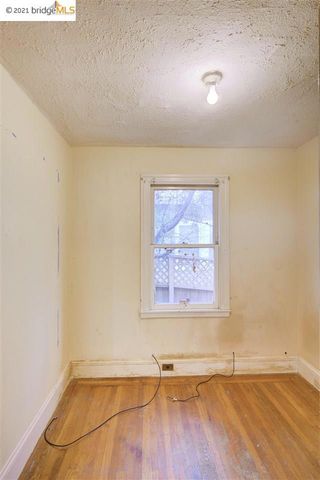 877 Alma Pl, Oakland, CA 94610