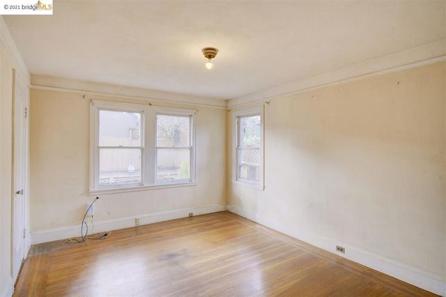 877 Alma Pl, Oakland, CA 94610